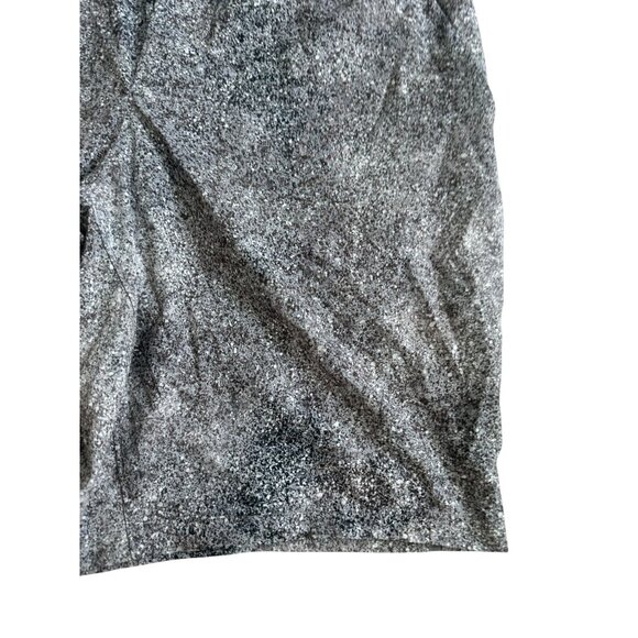 LULUEMON Men's Gray White Patterned Shorts Size Medium - Picture 8 of 9